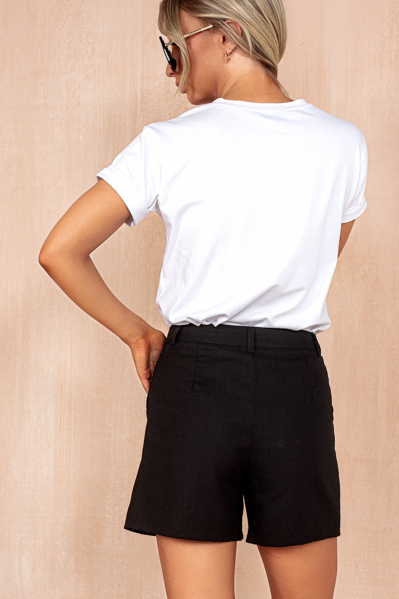 Beverly Black Linen Highwaist Shorts
