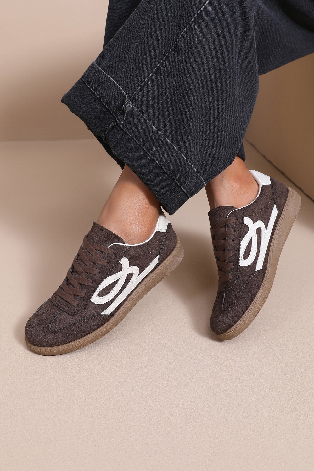 Bessy Chocolate Suedette Trainers