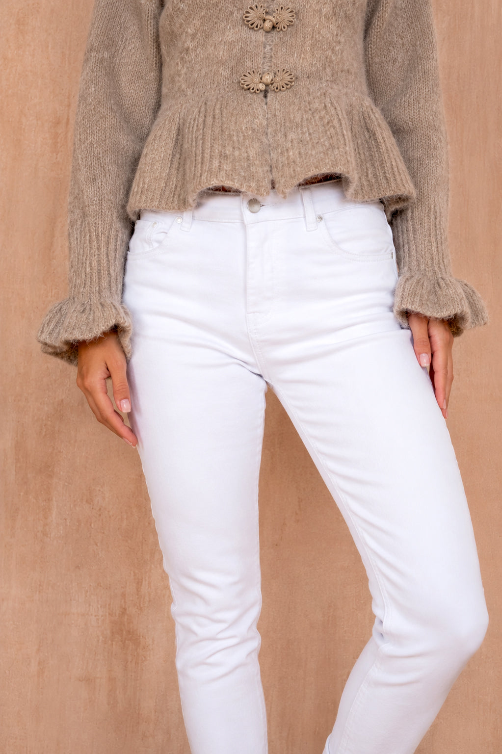 Evelyn White Mom Jeans
